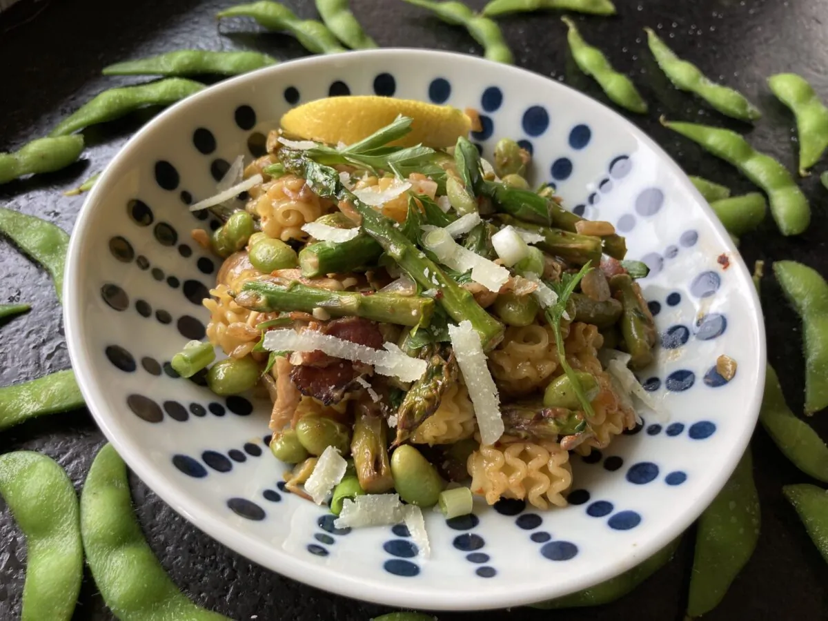 Edamame is right at home in this delicious, nutritious seasonal pasta. (Ari LeVaux)