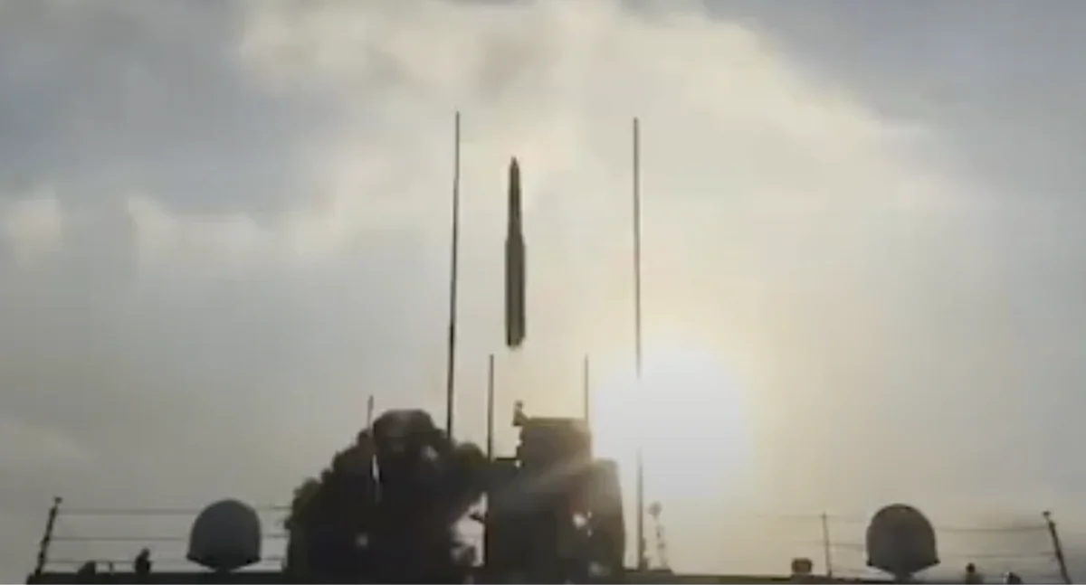 A missile launch in a still from video circulating on Chinese social media on April 19, 2022. (Weibo/Screenshot via The Epoch Times)