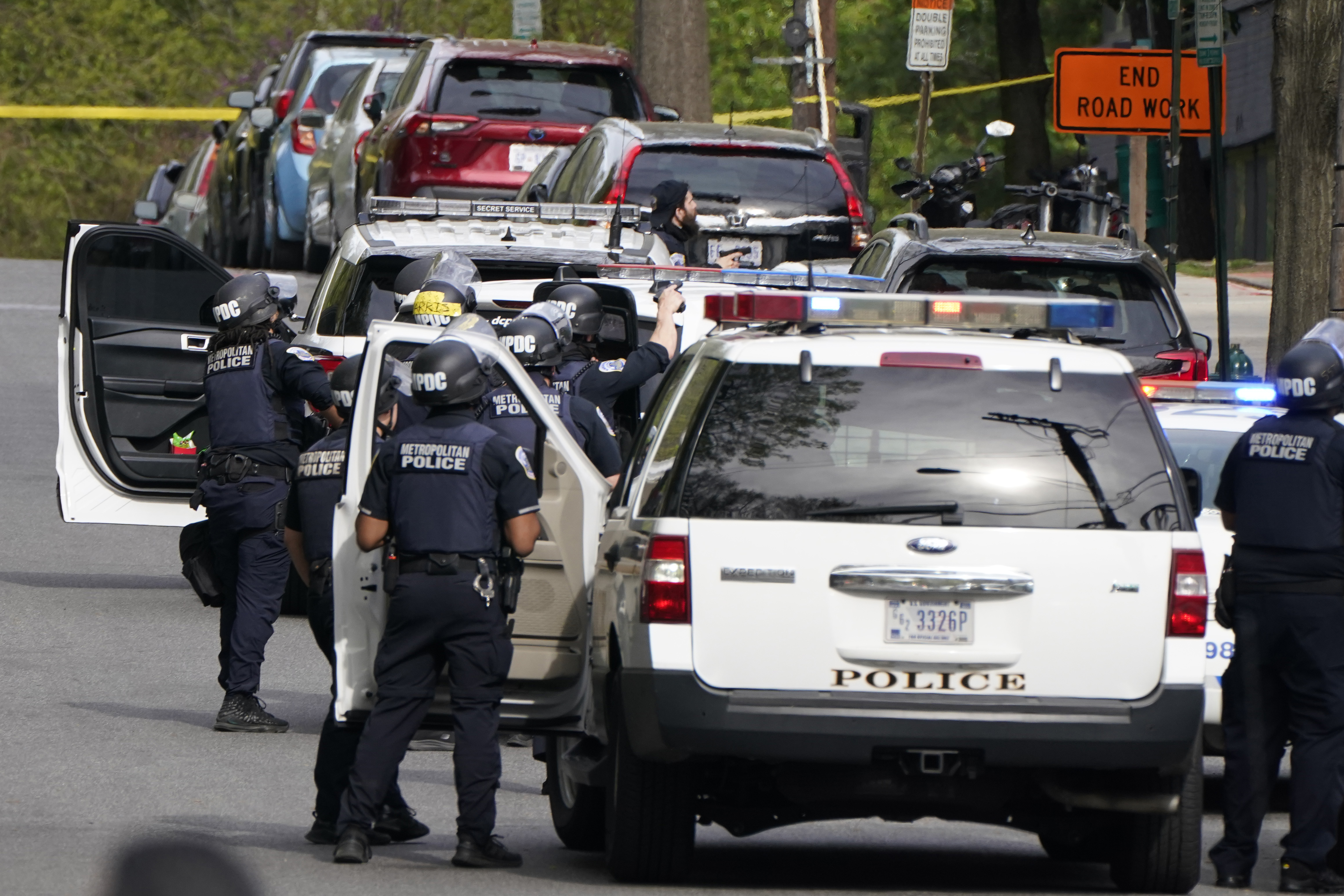 Police Say at Least 3 Shot, 'Active Threat' in Northwest DC - Vimarsana News