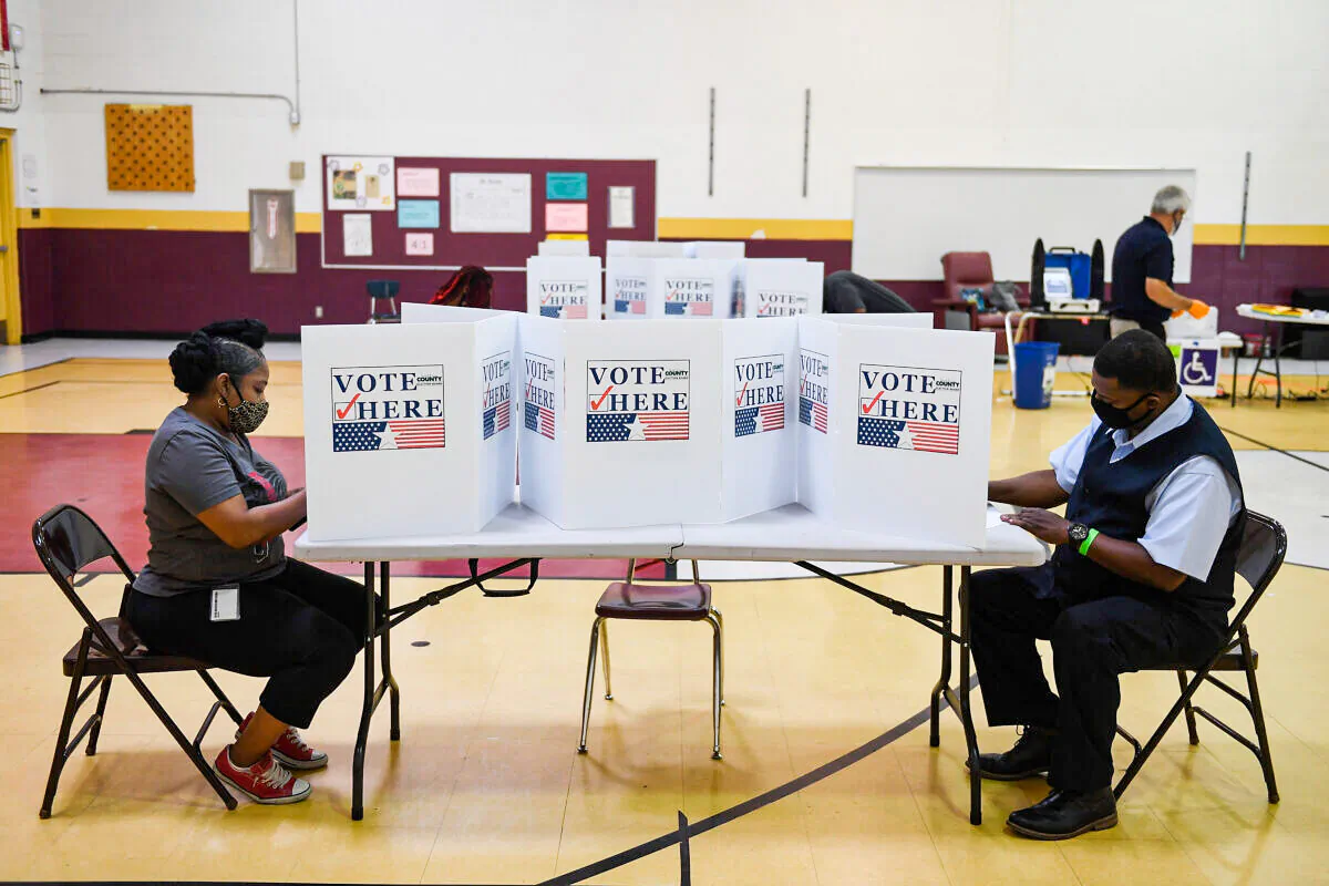 Voters cast their ballots at Keevan Elementary School in North St. Louis, Mo., on Aug. 4, 2020. (Michael B. Thomas/Getty Images)
