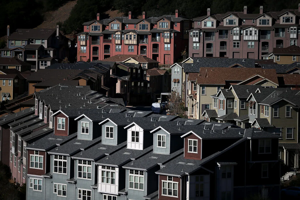 Rows of new homes line a street in Oakland, Calif. on Dec. 4, 2013. (Justin Sullivan/Getty Images)