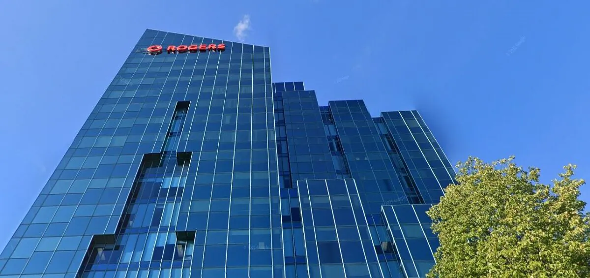 The Rogers Communications Inc. logo at the company's building in Toronto, in October 2020. (Google Maps/Screenshot via The Epoch Times)