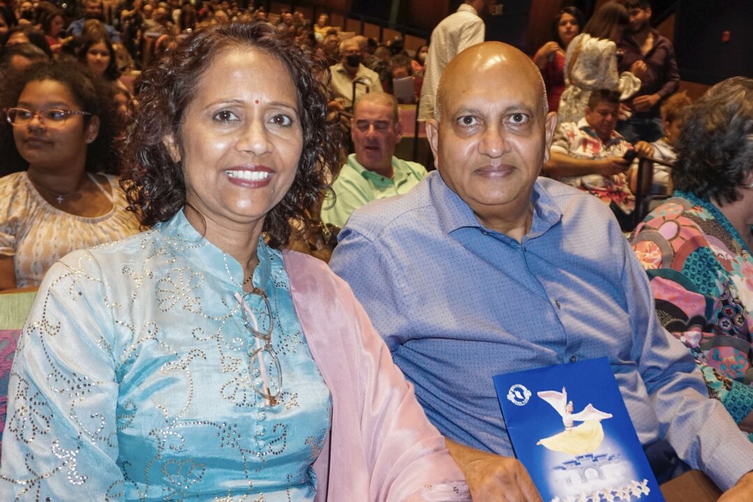 Jayshree and Barry Patel at Shen Yun at the McAllen Performing Arts Center, Texas, on April 23, 2022. (Sonia Wu/The Epoch Times)