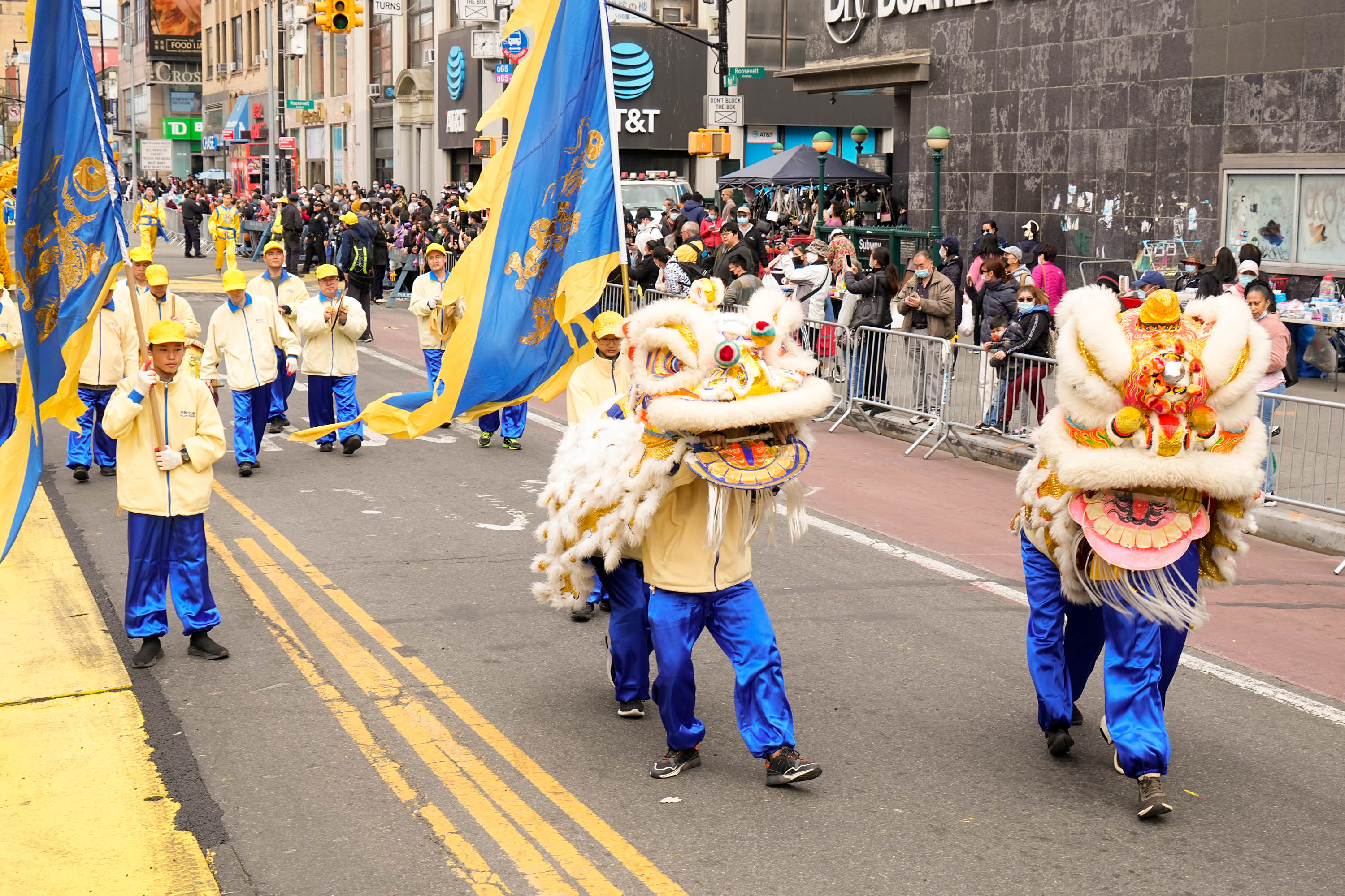 larry dye falun gong parade flusing ny april 25 lion