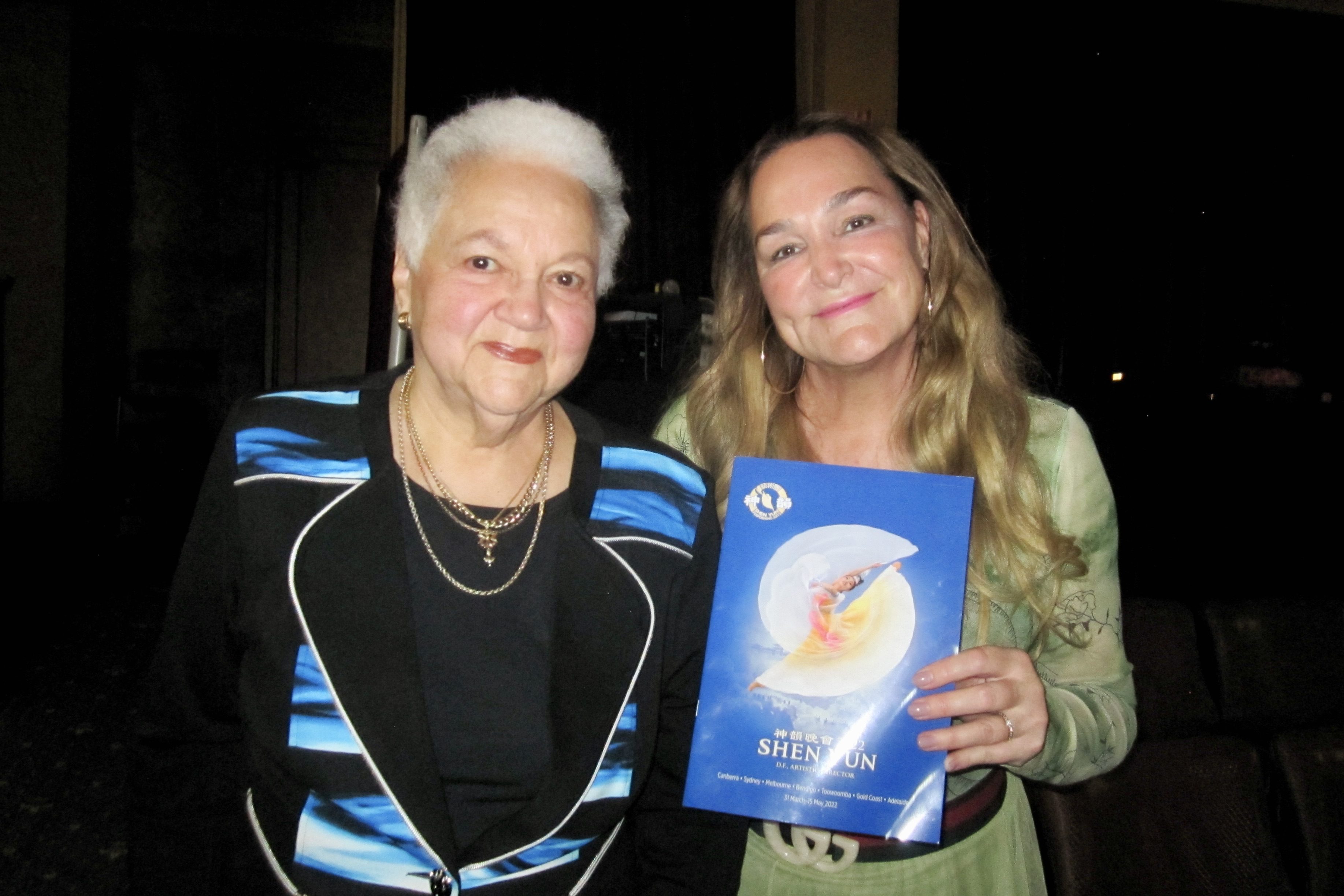 Australian Comedian, Radio and Television Presenter Likes the Clarity of Shen Yun - Vimarsana News