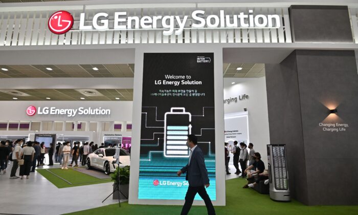 Visitors look at a booth of LG Energy Solution during the InterBattery 2021 exhibition at COEX in Seoul on June 11, 2021. (Jung Yeon-je / AFP via Getty Images)