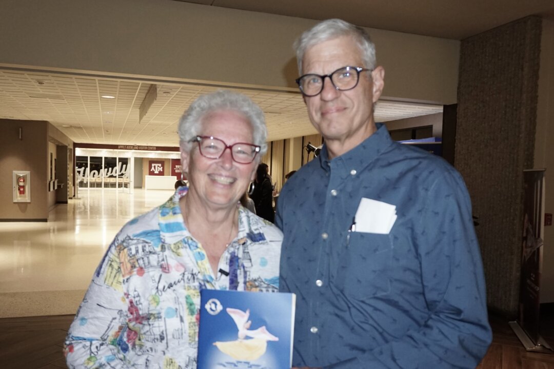 Dave Skinner and his wife Cindy Skinner at Rudder Auditorium in College Station, Texas, on April 26, 2022. (Sonia Wu/The Epoch Times)