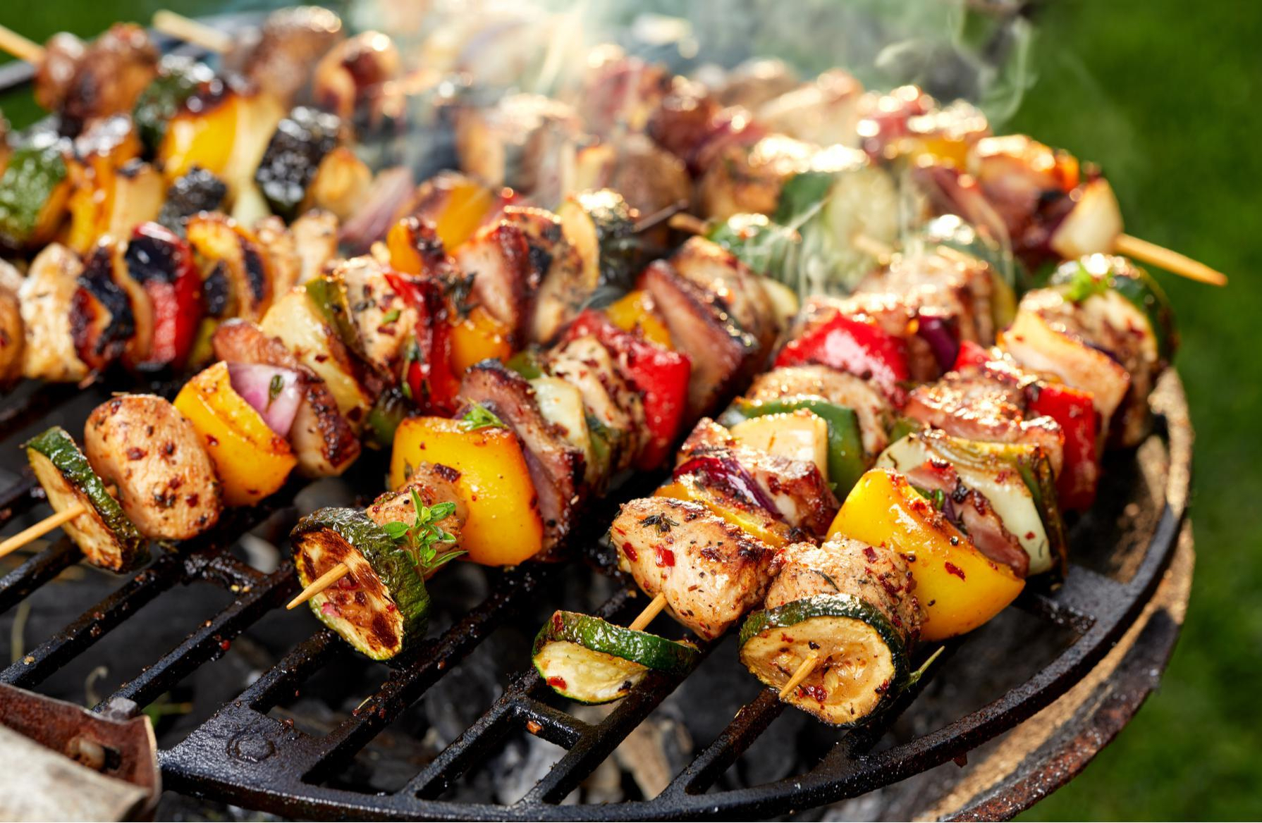 How to Grill With Wooden Skewers - Vimarsana News