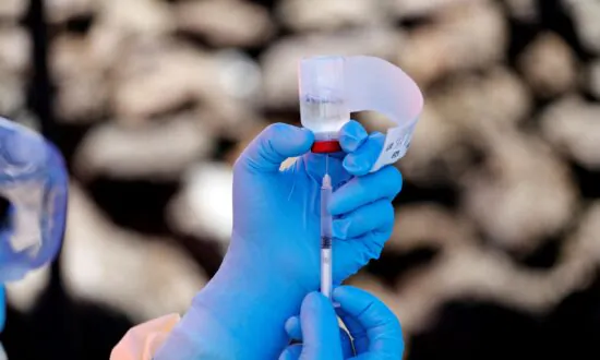 Congo Starts Ebola Vaccinations to Stem Outbreak in Northwest, WHO Says