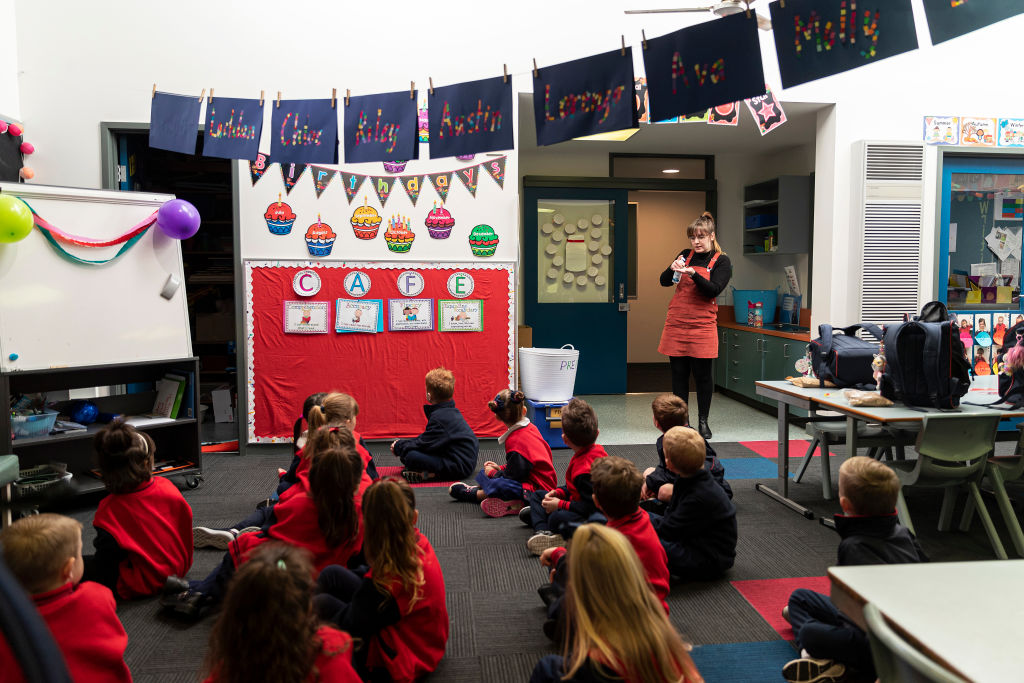 Over 400 Australian Teachers Stood Down for Not Getting Third COVID Vaccine - Vimarsana News