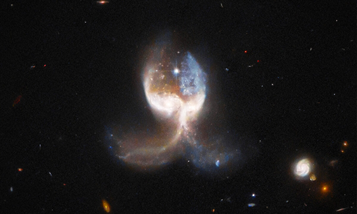 This image was cropped. (ESA/Hubble and NASA, W. Keel. Acknowledgement: J. Schmidt/CC BY 4.0)