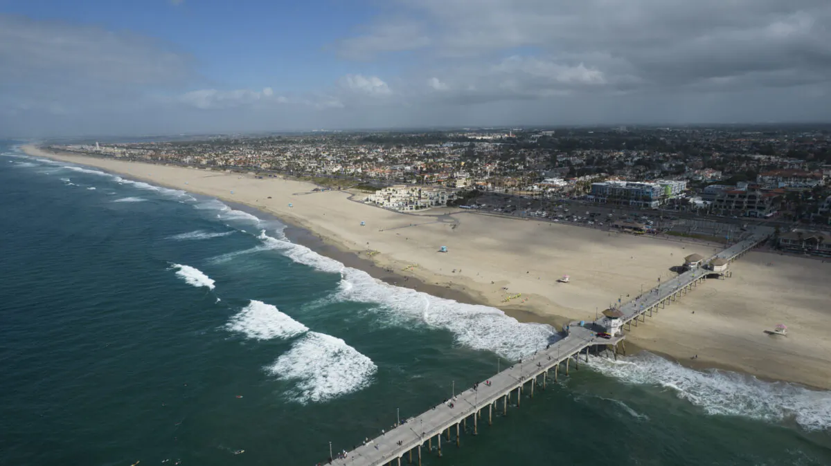 The pier and shoreline in Huntington Beach, Calif., on Oct. 11, 2021. (Ringo H.W. Chiu/AP Photo)