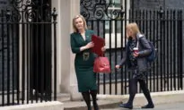 British Foreign Secretary: Indiscriminate Russian Attacks Must Be Investigated as War Crimes