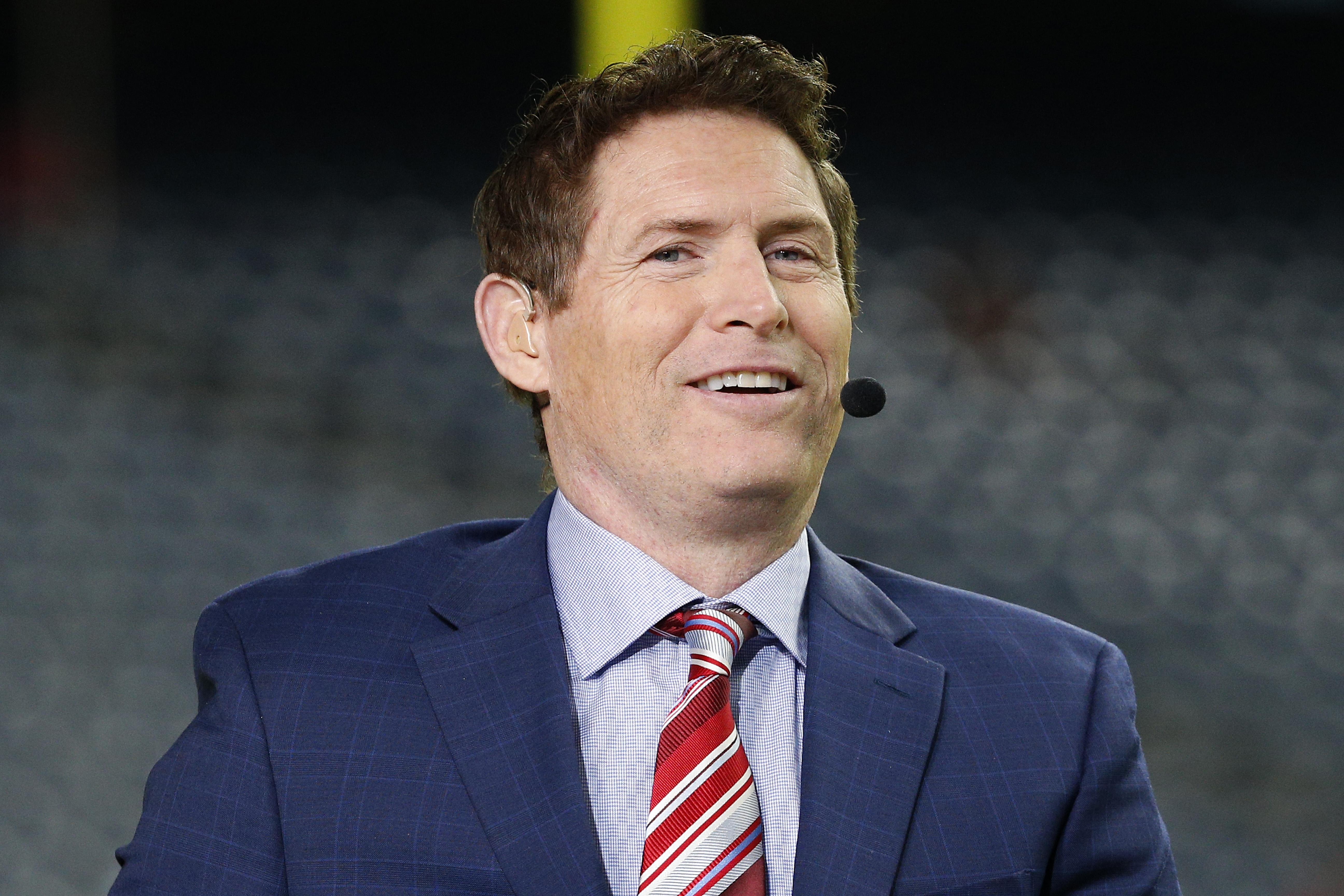 Steve Young vs. Joe Montana: Which Superstar QB Has the Better Post-Nfl Business Career? - Vimarsana News