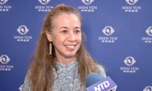 Traditional Values Must Be Brought Back, Says Professor of English, After Watching Shen Yun