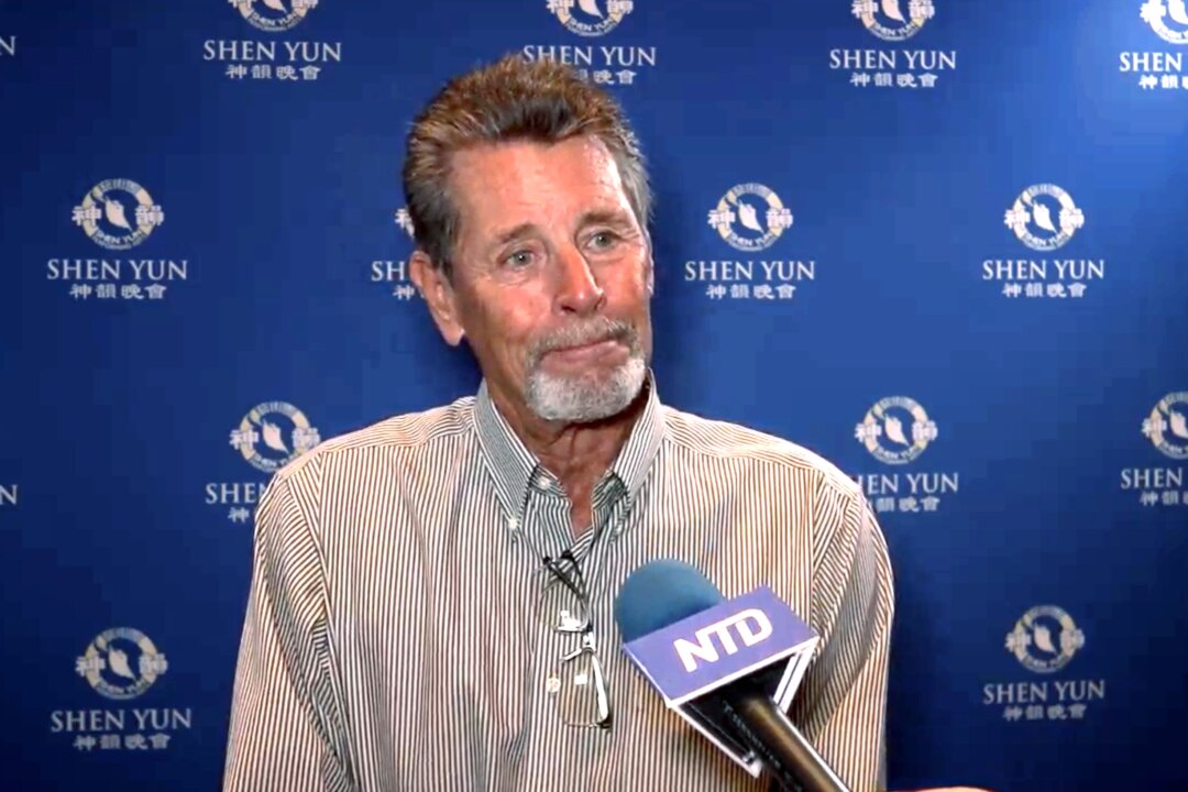 Ken Dahlquist attended Shen Yun Performing Arts at the Palm Desert McCallum Theatre, Palm Desert, California, on April 30, 2022. (NTD)