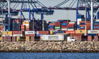 Port of LA Expects Slower Holiday Season but Supply Chain Crisis Not Over: Expert