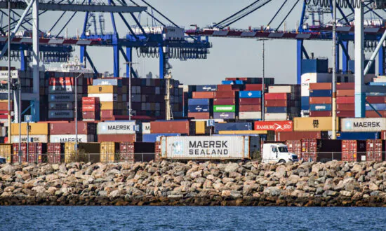 Shipping Giant Maersk Predicts Ports Will Implement Container Fees
