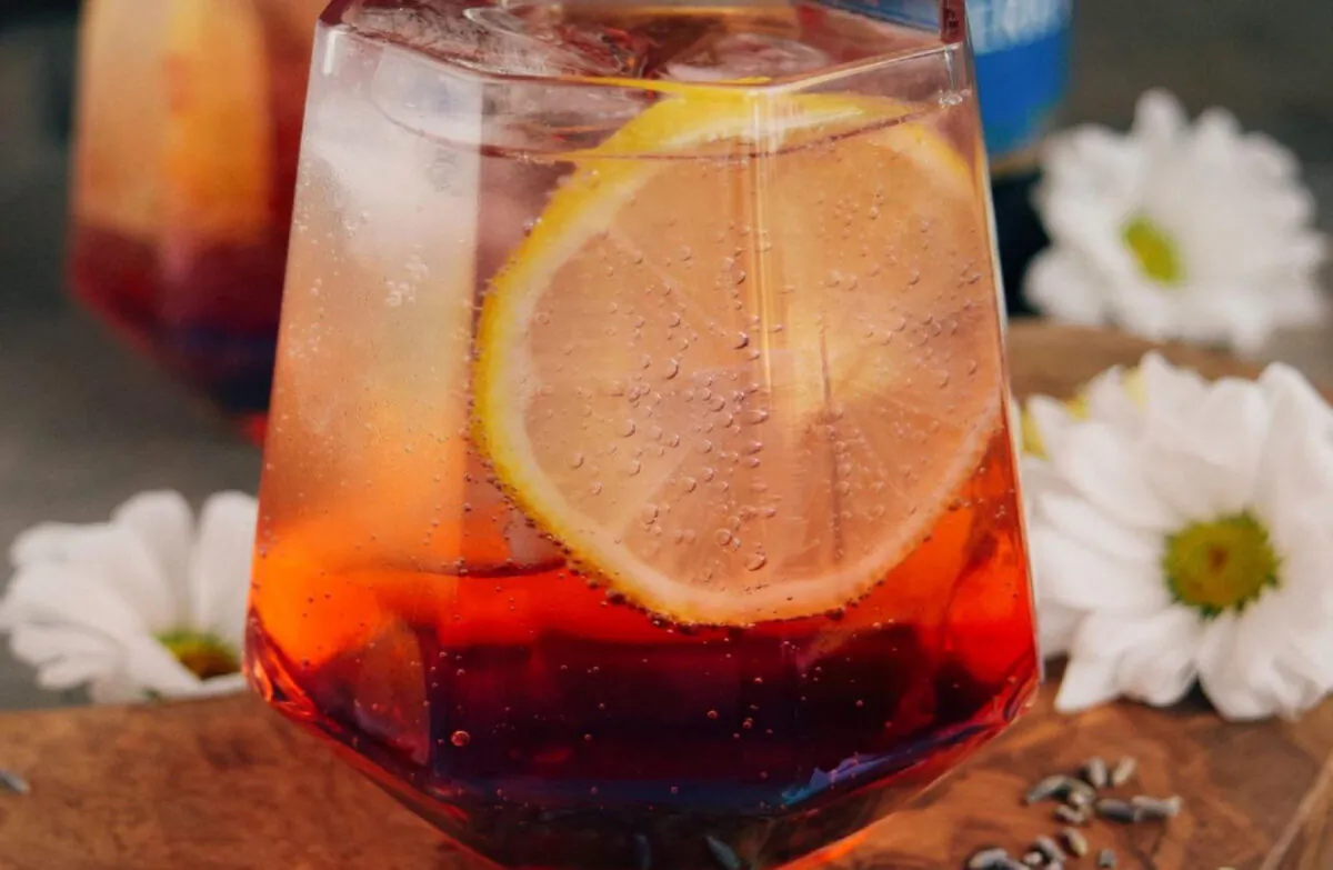 Blackberry & Lavender Spritzer. (Courtesy of Catherine Pappas/Living the Gourmet)