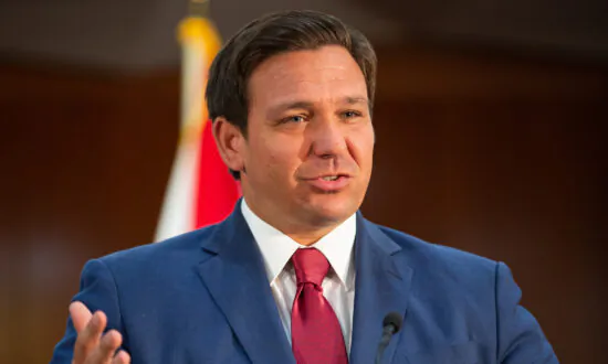 DeSantis Vetoes Alimony Bill, Voicing Concern at Retrospective Elements