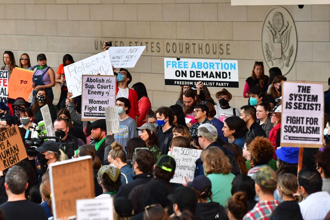 Los Angeles Officials Urge State Leaders to Protect Abortion Access, ‘Right to Privacy’