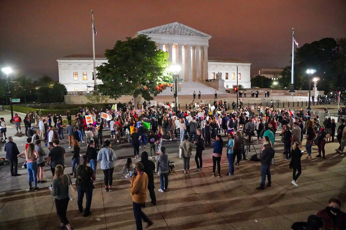 Protesters support abortion outside the U.S. Supreme Court in Washington, on May 3, 2022. (Jackson Elliott/The Epoch Times)