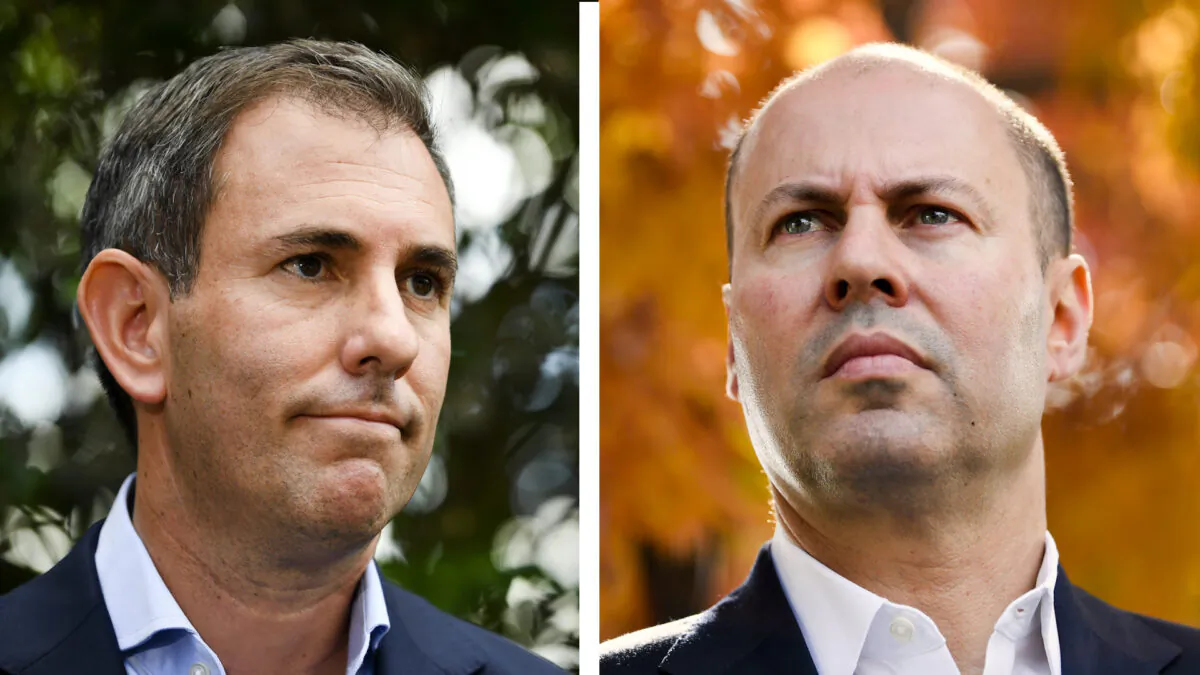 (L-R) Labor's Shadow Treasurer Jim Chalmers, centre-right Coalition Treasurer Josh Frydenberg (AAP Image/Lukas Coch)