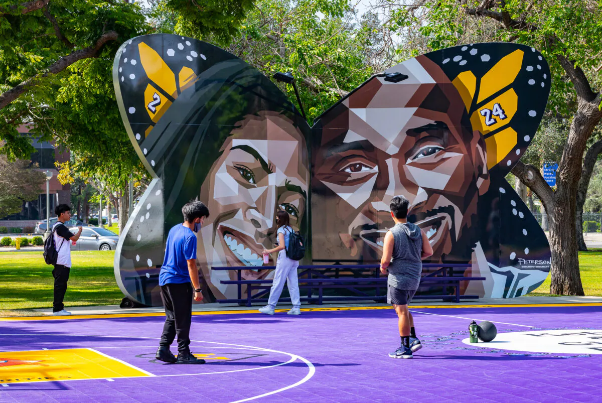A basketball court inspired by basketball great Kobe Bryant and daughter his Gianna “Gigi” Bryant debuted in Anaheim's Pearson Park on May 1. The court is complete in Lakers purple and gold and with a butterfly-shaped sculpture of Kobe and Gigi. Anaheim, Calif., on May 5, 2022. (John Fredricks/The Epoch Times)