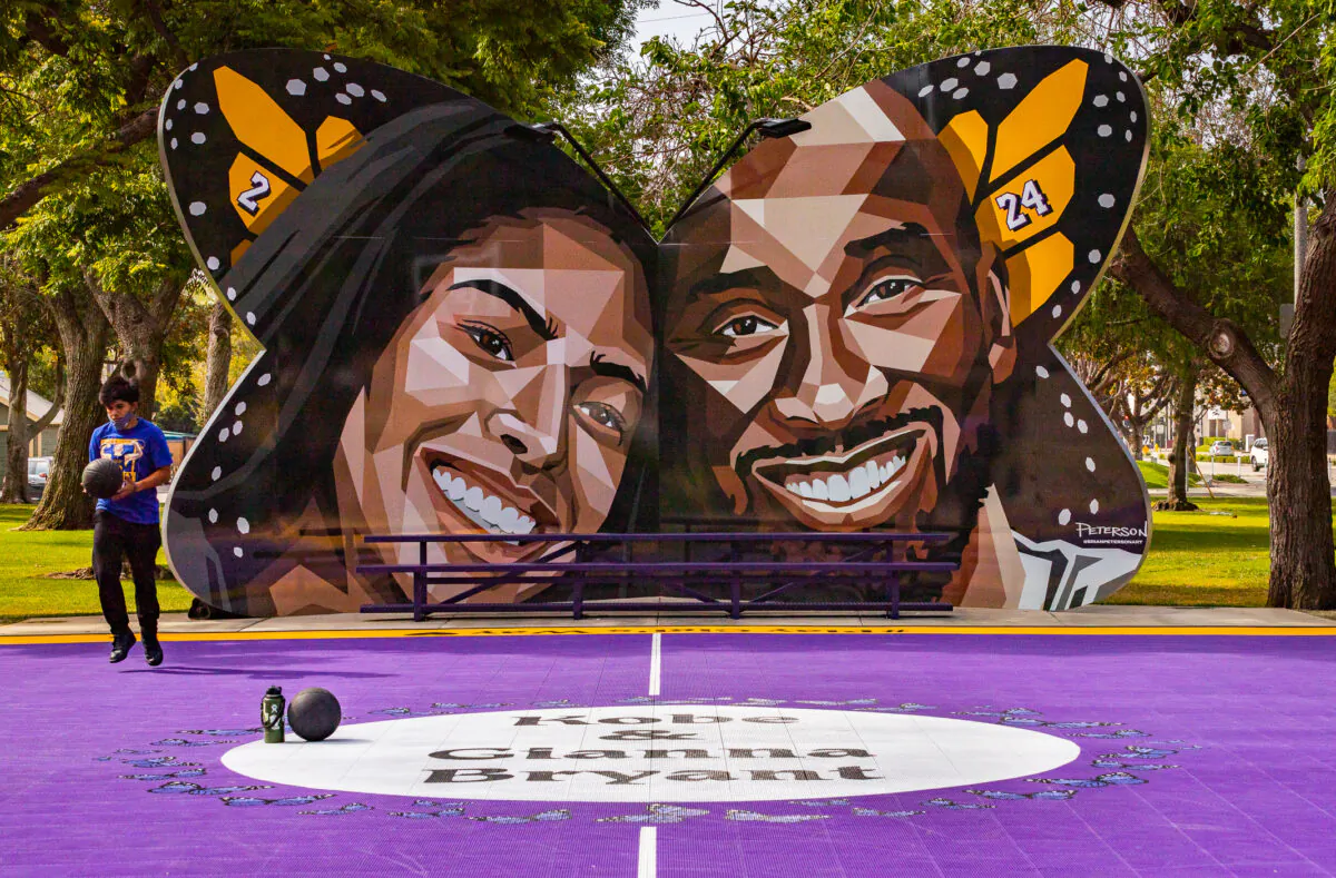 A basketball court inspired by former Los Angeles Laker Kobe Bryant and his daughter Gianna debuted in Pearson Park in Anaheim, Calif., on May 1, 2022. (John Fredricks/The Epoch Times)