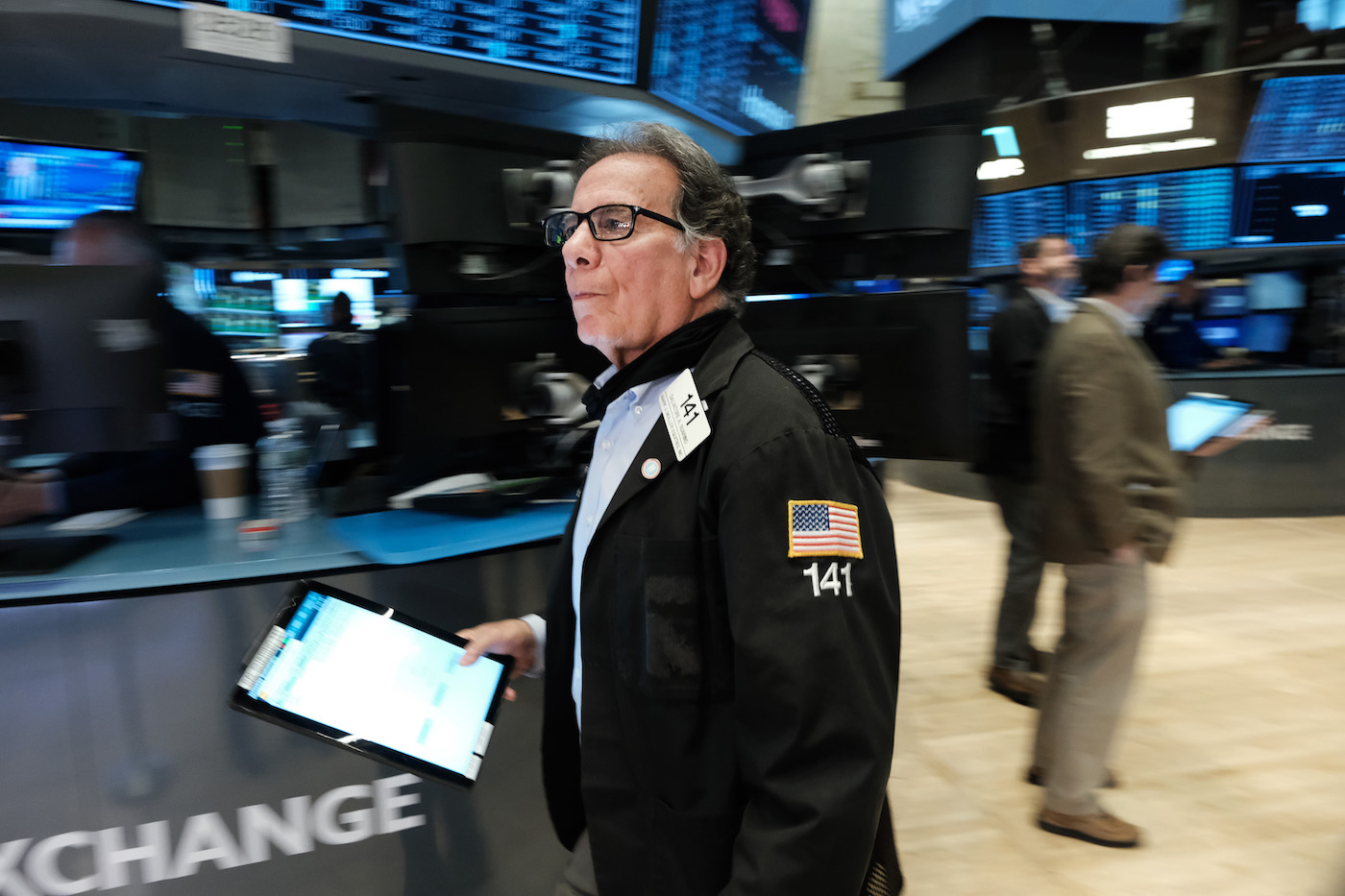 Investor Sentiment Weakens Amid Violent Market Selloff - Vimarsana News