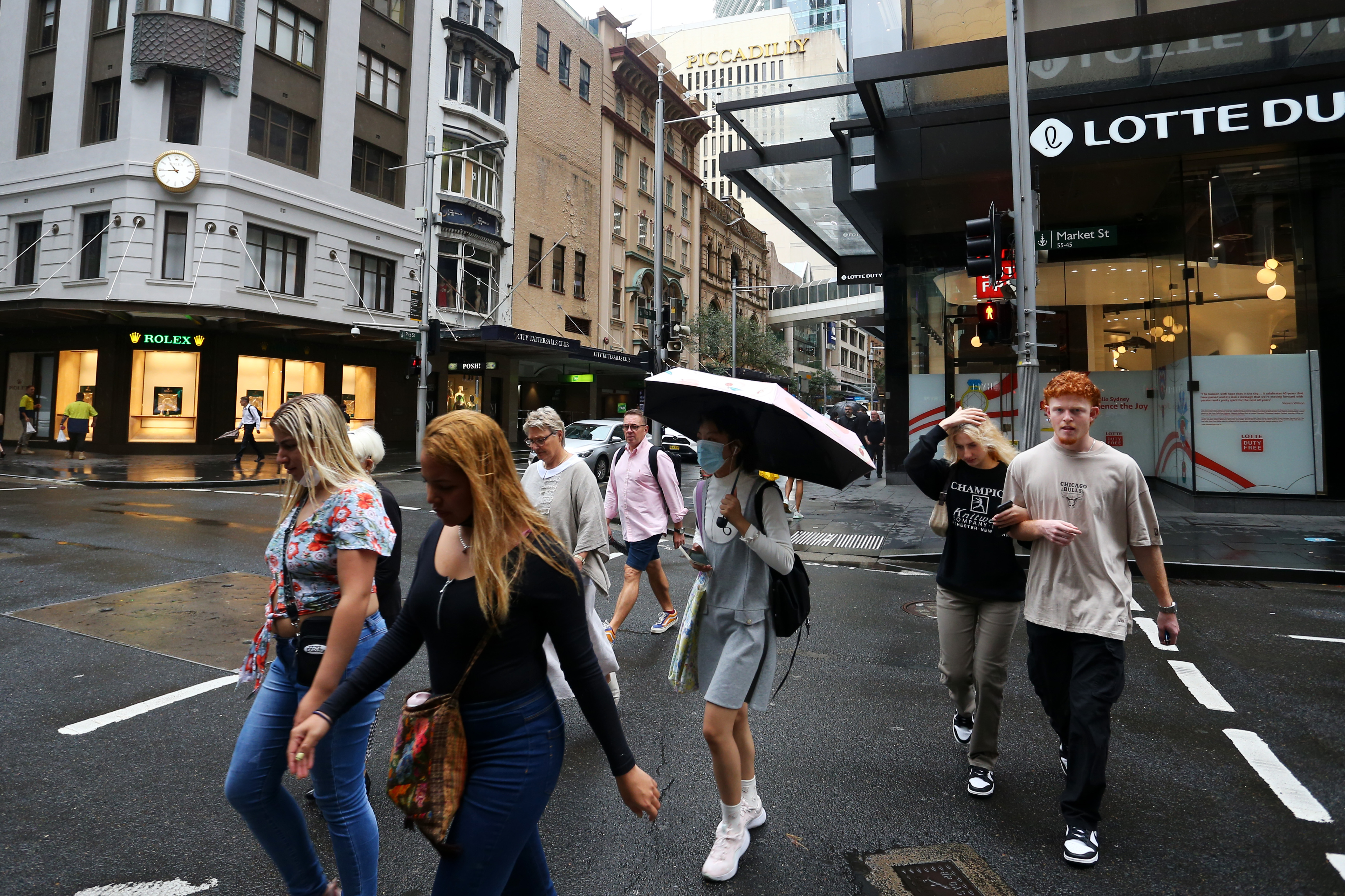 Australians Struggle as Inflation Drives Up Necessity Prices - Vimarsana News