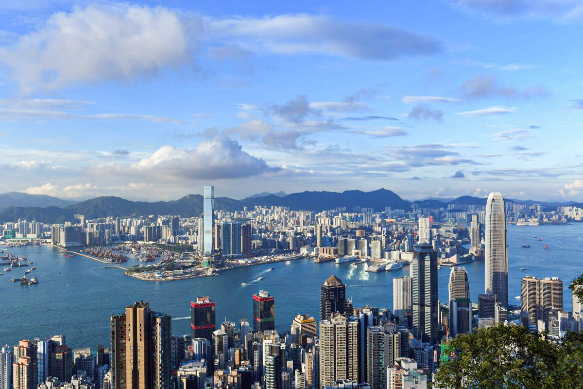 80 Percent of People in Hong Kong Want to Emigrate, Number of Multi-Millionaires Drops by 15 Percent: Survey - Vimarsana News