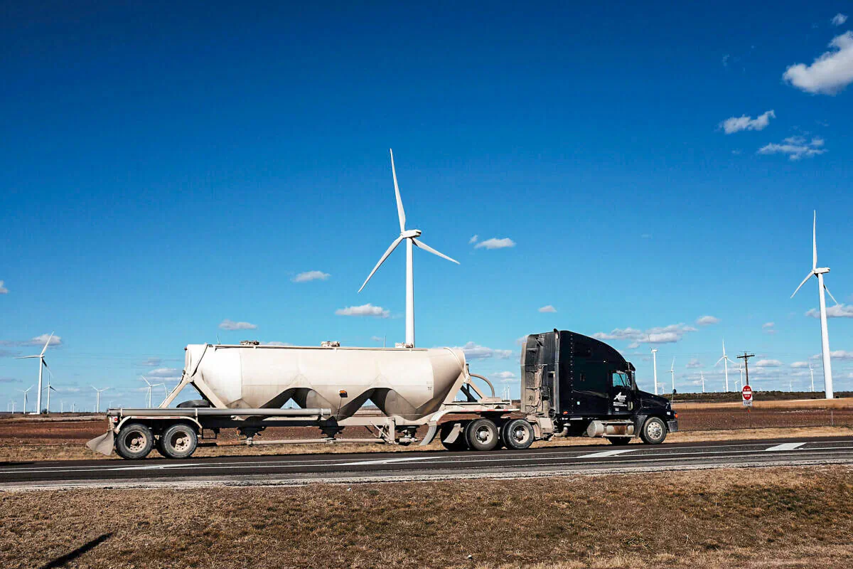 Wind turbines are viewed at a wind farm in Colorado City, Texas, on Jan. 21, 2016. (Spencer Platt/Getty Images)