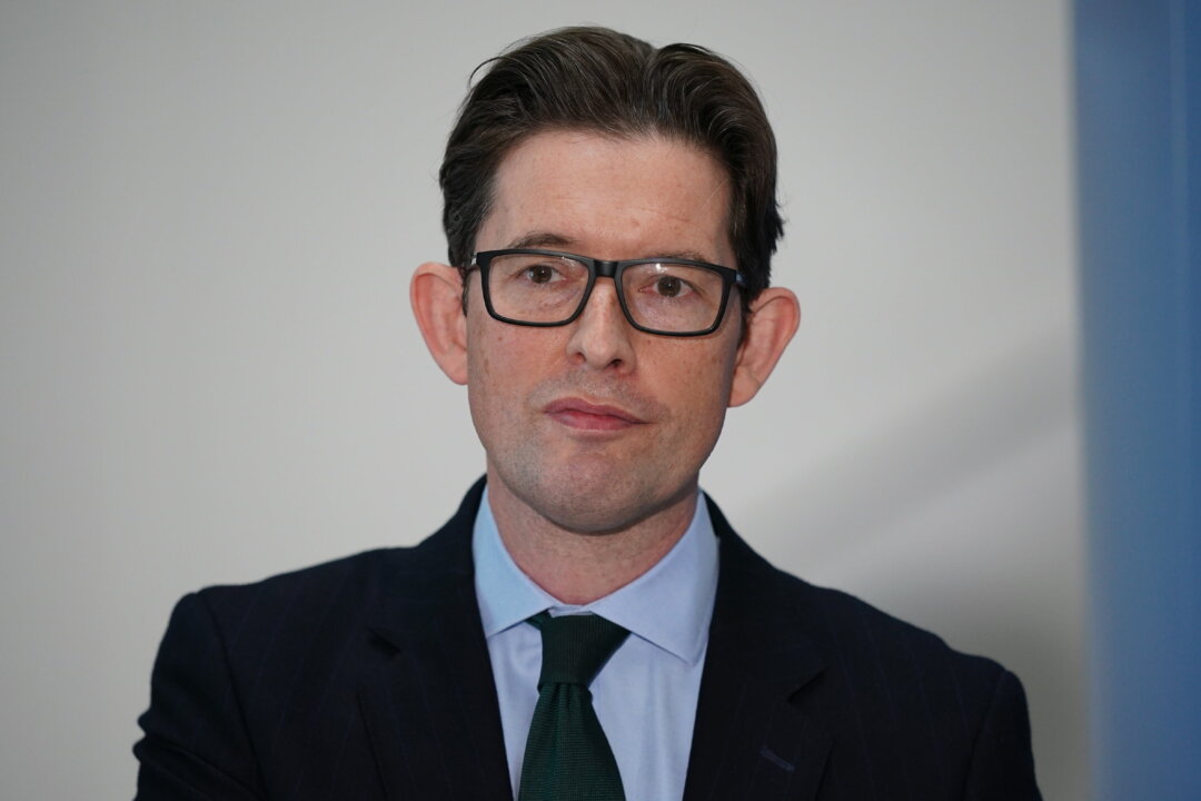 Foreign Spies Using Networking Sites to Groom UK Officials: MI5