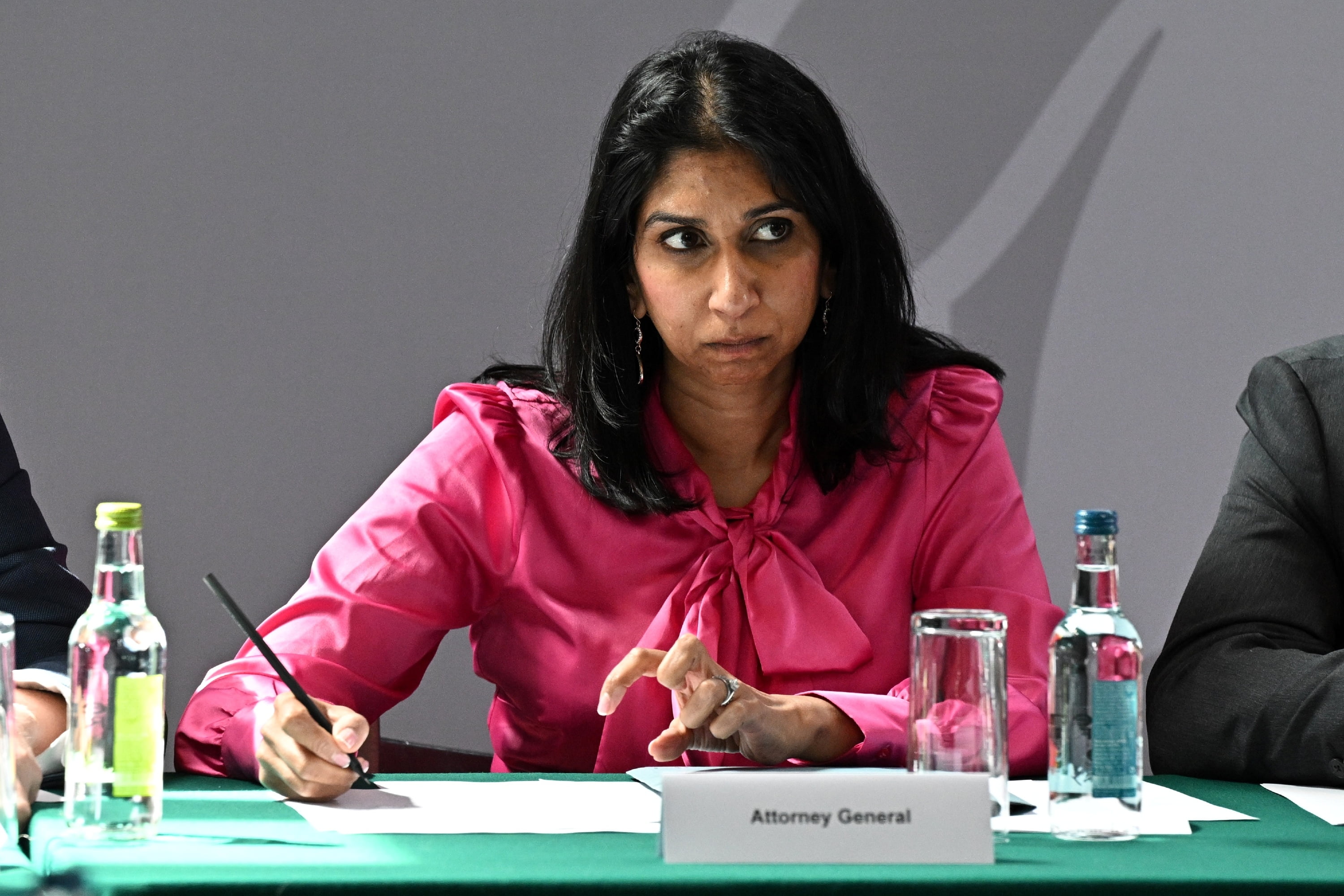 Home Secretary Warns UK Police Force Over Confusing 'Hate Crime' Messaging - Vimarsana News