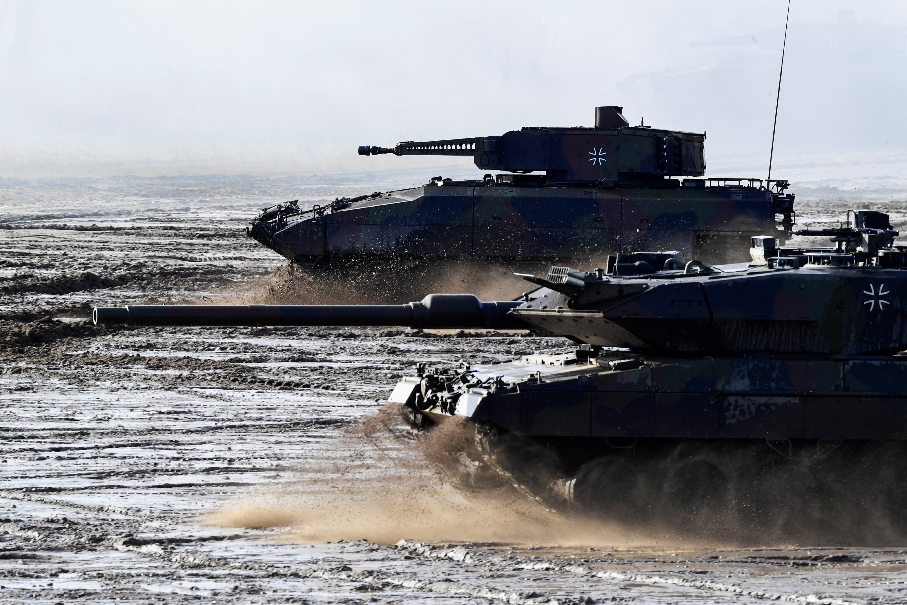 Western Allies Gearing up to Send Tanks to Kyiv Following Russian Battlefield Gains - Vimarsana News