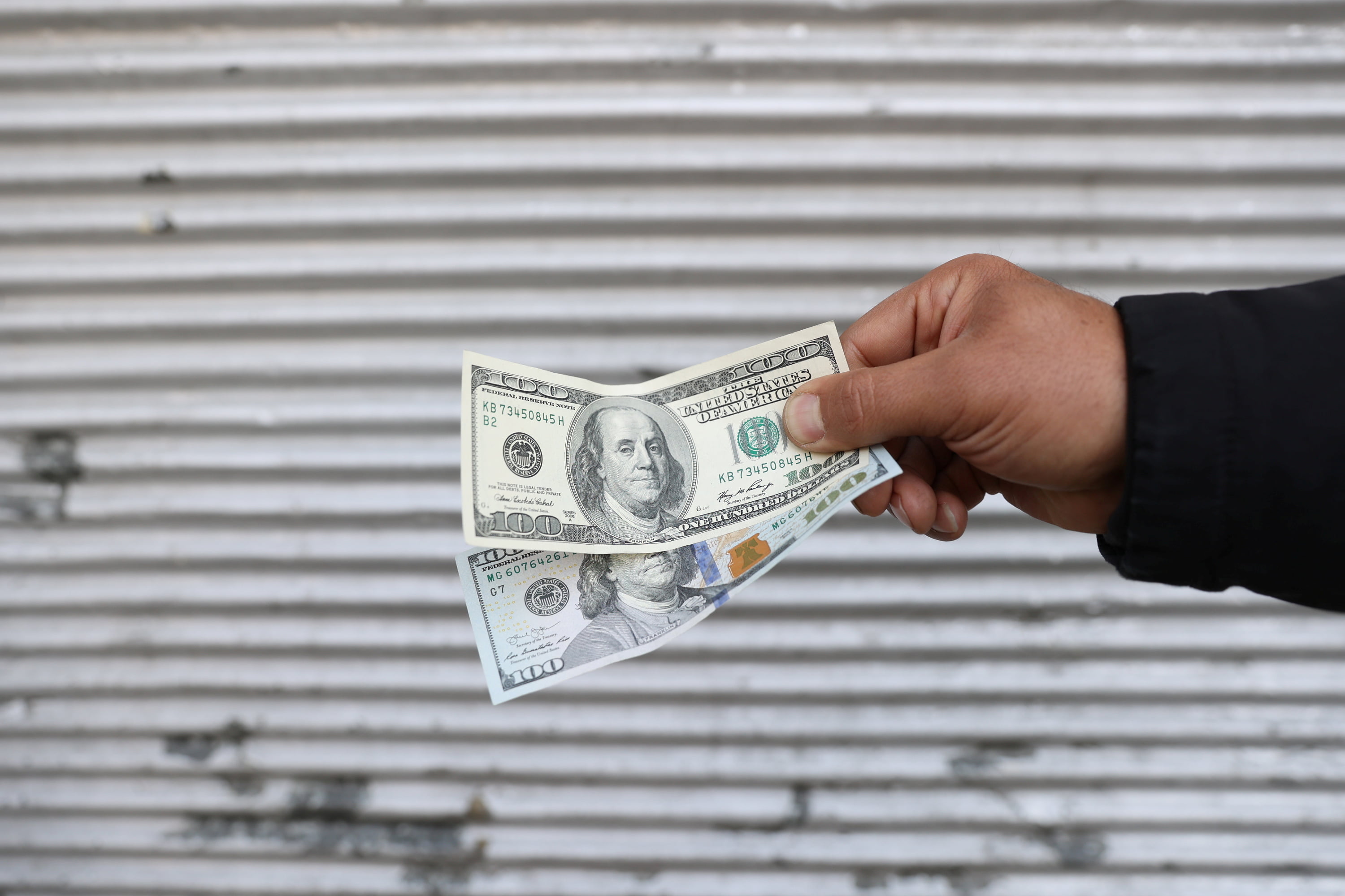 Dollar Hits 4-Week Peak on Resilient US Jobs Market - Vimarsana News