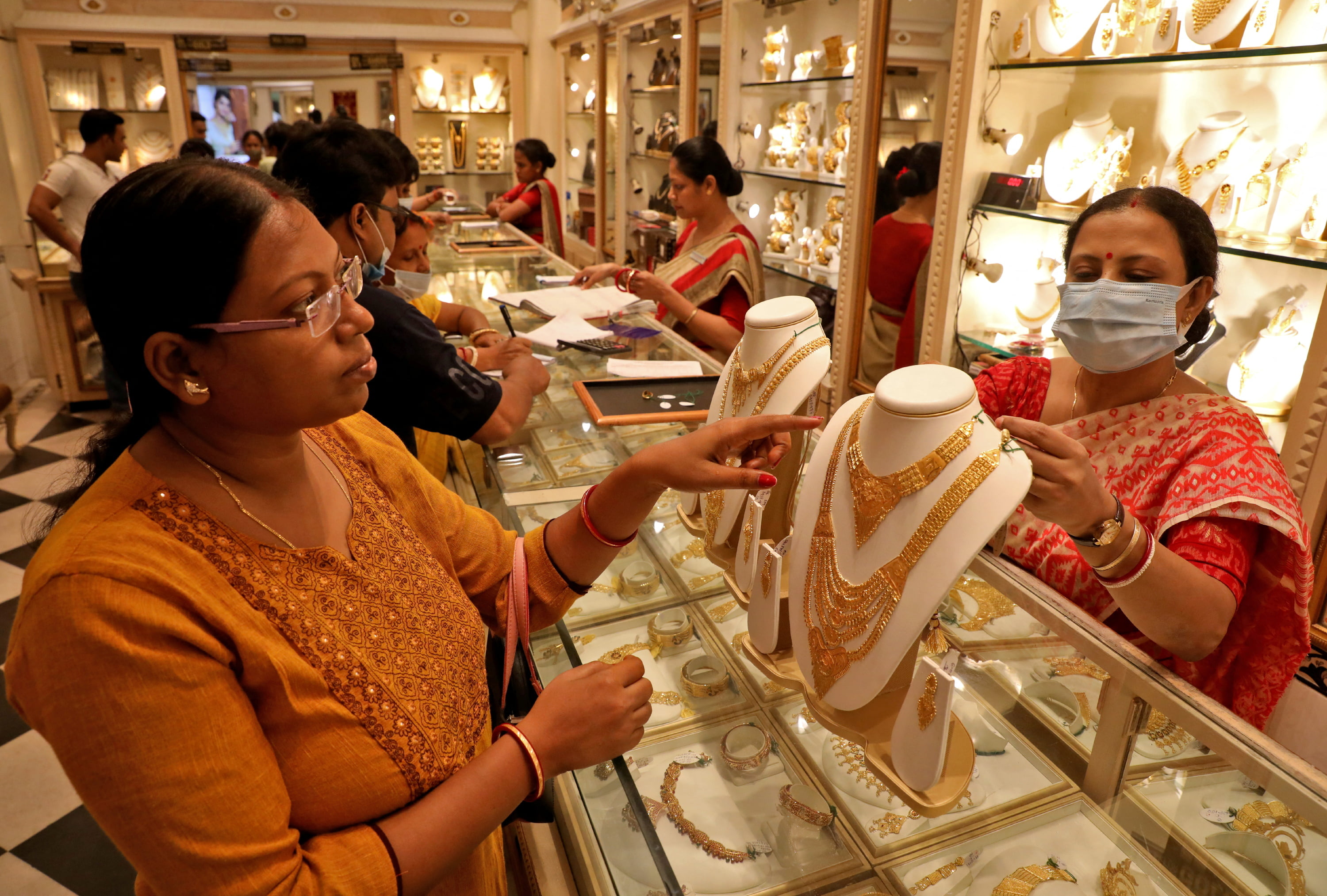 Can India Overtake China and Become Asia's Economic Engine? - Vimarsana News