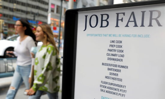 US Labor Market in Spotlight as Weekly Jobless Claims Hit 4-Month High