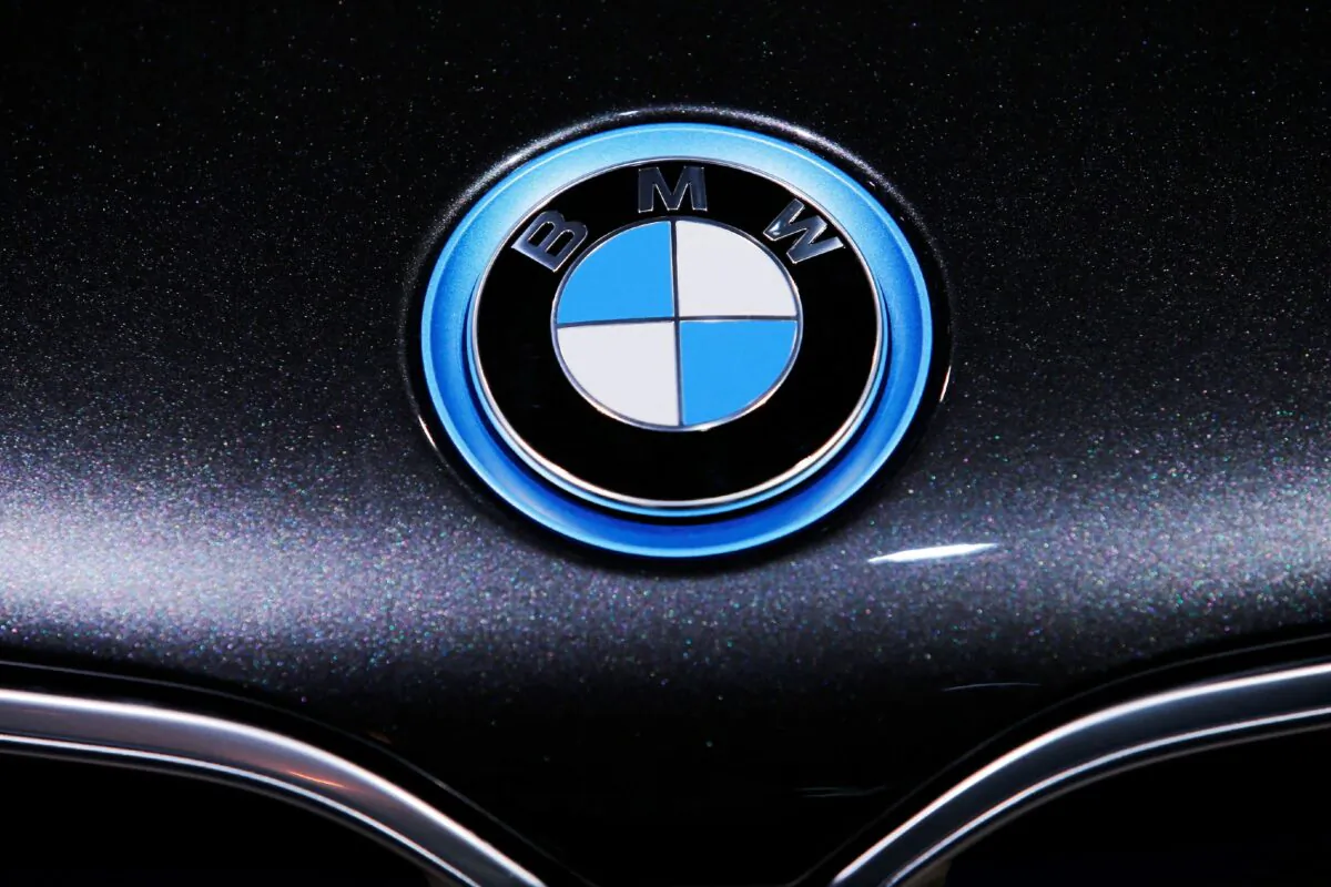 The BMW logo is seen during the 2016 New York International Auto Show in Manhattan, on March 24, 2016. (Eduardo Munoz/Reuters)