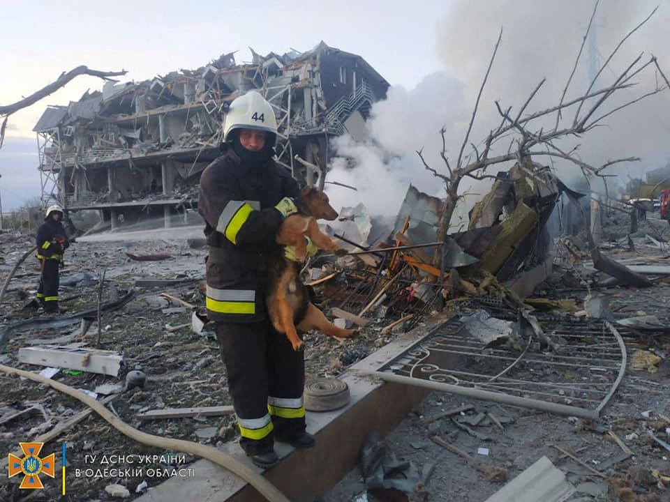 LIVE UPDATES: Missiles Pound Ukraine's Odesa After Russia Marks WW2 Victory - Vimarsana News