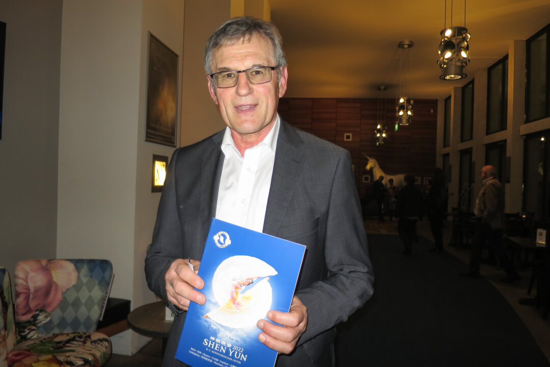 Erwin Sauter at Shen Yun Performing Arts at Festspielhaus Neuschwanstein in Fuessen, Germany, on May 5, 2022. (Si Fan/The Epoch Times)