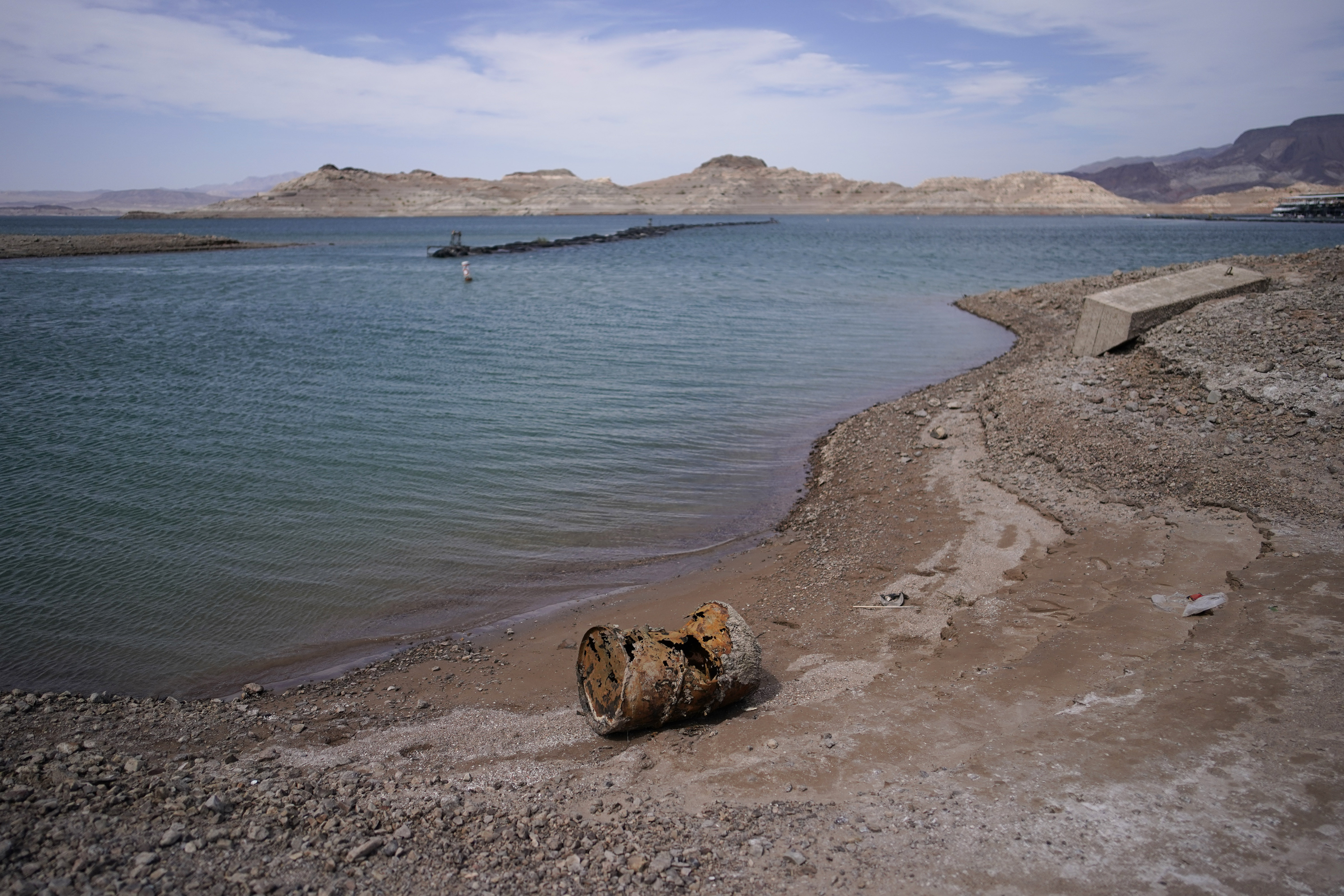 As Lake Mead Dries Up, a Gruesome Discovery Is Made in a Barrel - Vimarsana News