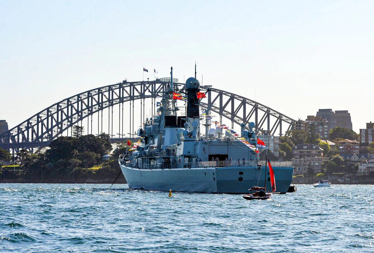 A Chinese warship docks in front of the Sydney Harbour Bridge on Oct. 4, 2013. (SAEED KHAN/AFP via Getty Images)