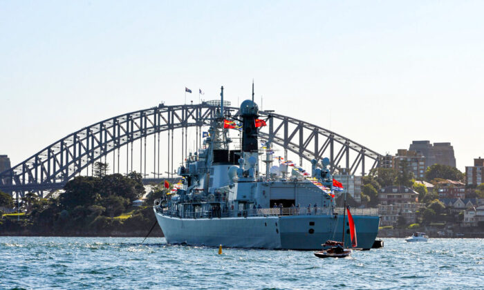 A Chinese warship docks in front of the Sydney Harbour Bridge on Oct. 4, 2013. (SAEED KHAN/AFP via Getty Images)
