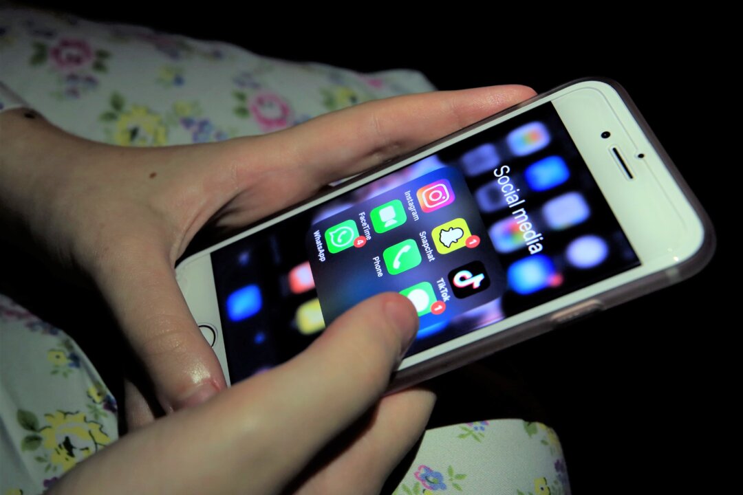 Children Missing Full Night’s Sleep a Week Because of Social Media Use: Study