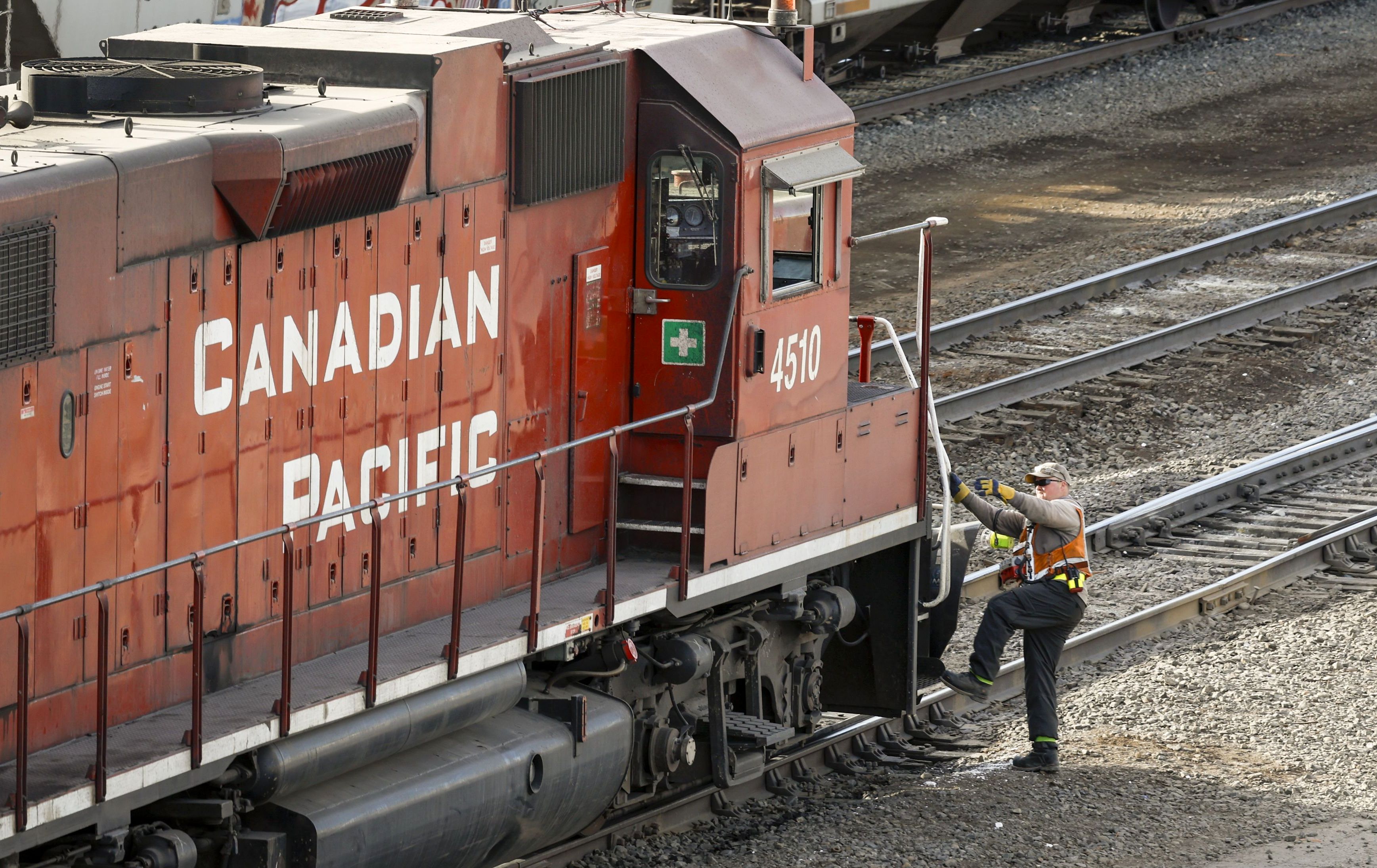 Poor Rail Service Costing Agriculture Sector, Canadian Economy, Industry Insiders Say - Vimarsana News