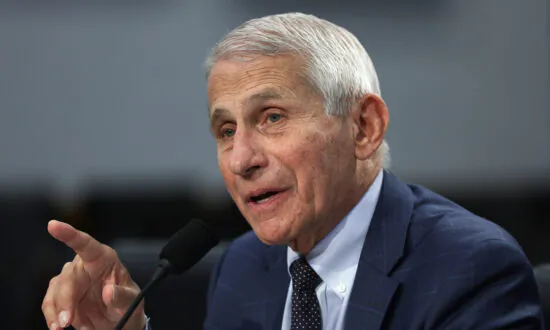 Anthony Fauci Tests Positive for COVID-19