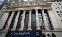 US Stocks End Mixed After Another Day of Erratic Trading