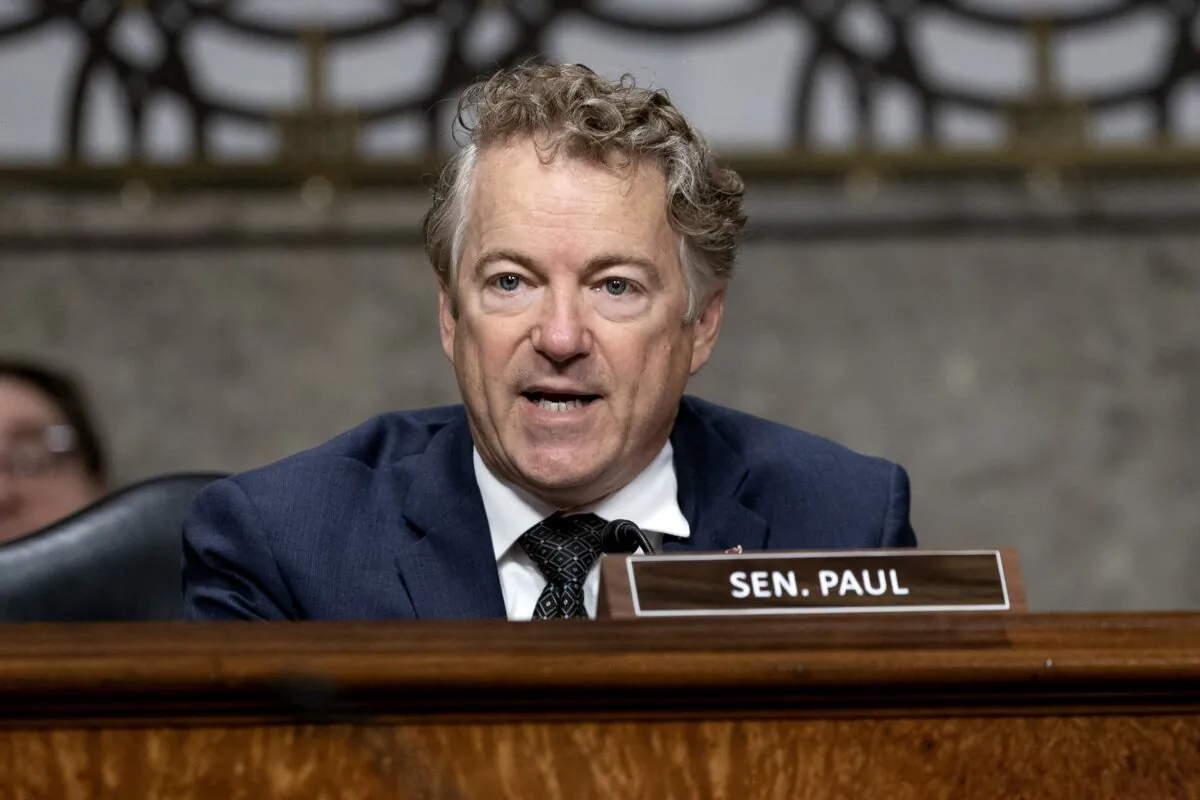 Sen. Rand Paul (R-Ky.) questions Dr. Anthony Fauci at a Senate Health, Education, Labor, and Pensions Committee hearing on Capitol Hill in Washington, on Jan. 11, 2022. (Greg Nash-Pool/Getty Images)